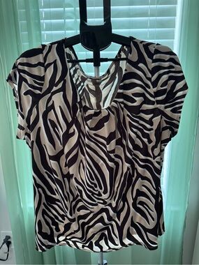 Black and White Zebra Print Short Sleeve Blouse